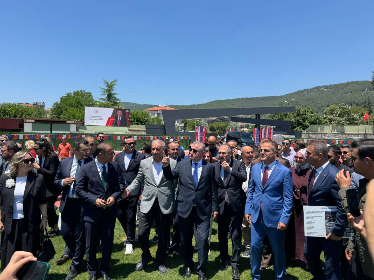 Muğla'da Bakan Osman Aşkın Bak'tan Gençlerle Futbol Keyfi: Atatürk Stadyumu'nda Gol Yağmuru 3